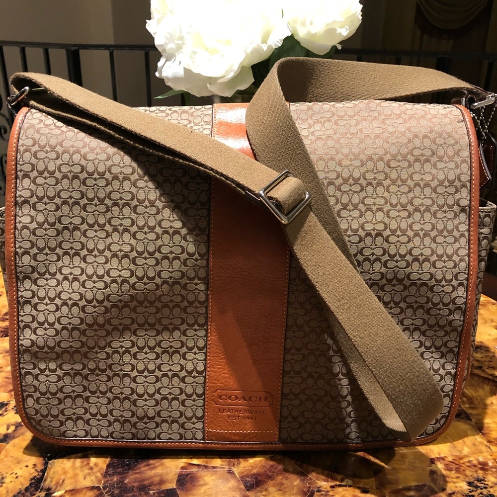 Authentic Coach Messenger Crossbody